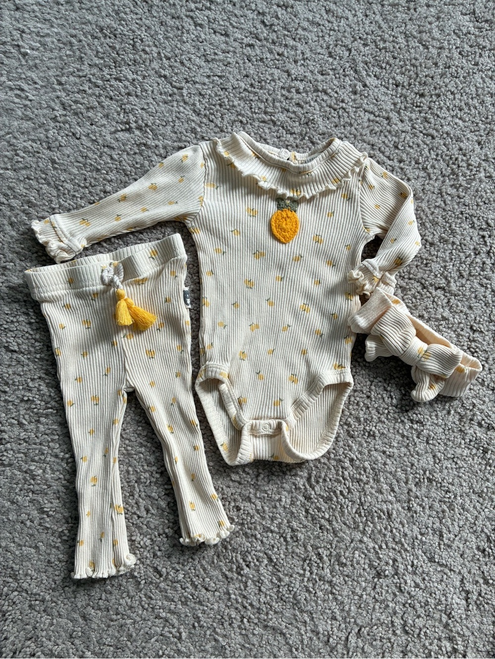 Rabbit + Bear Baby Ribbed Lemon Bodysuit & Pants Set - Cream with Yellow